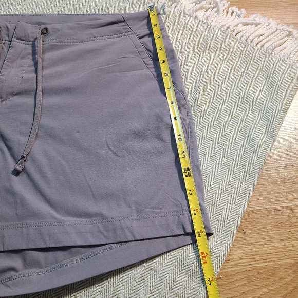 Columbia Women's Omni-Shield Outdoor Active Beige Short size 16 - Picture 12 of 13